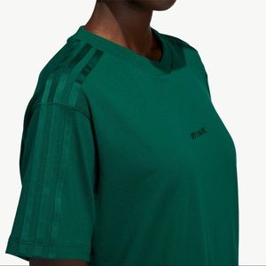 Beyoncé Ivy park green shirt “SOLD-OUT”